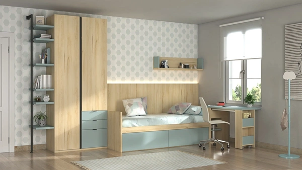 Habitación juvenil con cama y escritorio extraíble a medida, diseñada para combinar descanso y estudio en un entorno organizado y personalizado.